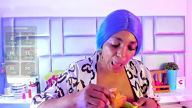 LovelyNickii online show from September 9, 2025, 12:36 pm