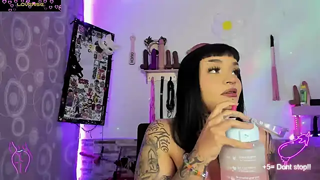 amyswallow7 online show from March 28, 2026, 2:45 am