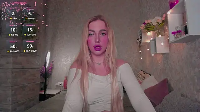 Snapshot of Mika_Rayy chatting on November 16, 2025, 11:41 pm Mika Rayy online show from November 16, 2025, 11:41 pm