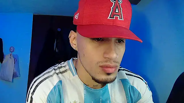 Snapshot of Neymar_jr11-collinss chatting on December 3, 2025, 3:44 pm Neymar jr11-collinss online show from December 3, 2025, 3:44 pm