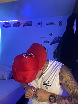 Snapshot of Neymar_jr11-collinss chatting on September 9, 2025, 8:40 pm Neymar jr11-collinss online show from September 9, 2025, 8:40 pm