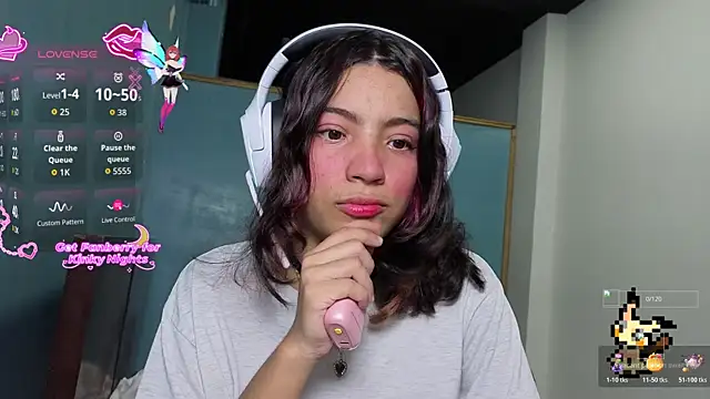 Snapshot of Lovelyamyy chatting on October 26, 2025, 11:16 pm Lovelyamyy online show from October 26, 2025, 11:16 pm