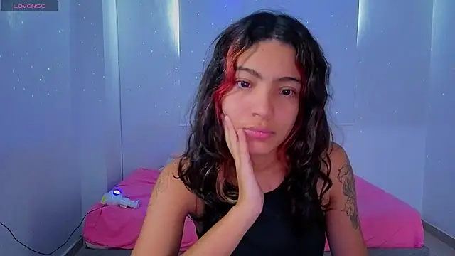 Snapshot of Lovelyamyy chatting on December 15, 2025, 7:52 pm Lovelyamyy online show from December 15, 2025, 7:52 pm