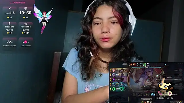 Snapshot of Lovelyamyy chatting on November 18, 2025, 1:43 am Lovelyamyy online show from November 18, 2025, 1:43 am