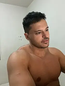 Snapshot of Lucasfit24 chatting on February 20, 2025, 11:53 am Lucasfit24 online show from February 20, 2025, 11:53 am