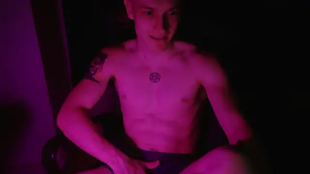 Snapshot of johnny_positive chatting on October 9, 2025, 7:36 pm johnny positive online show from October 9, 2025, 7:36 pm