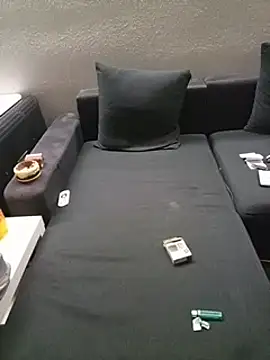 Snapshot of TyroneeDE chatting on February 5, 2025, 7:29 am TyroneeDE online show from February 5, 2025, 7:29 am