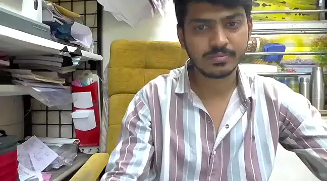 cute modell online show from March 20, 2025, 12:54 pm