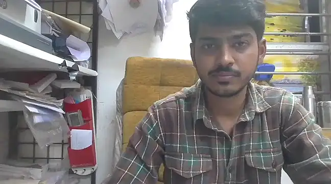 cute modell online show from March 7, 2025, 12:56 pm