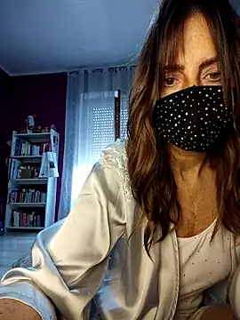 Snapshot of Akemi_rossi chatting on November 9, 2025, 8:40 am Akemi rossi online show from November 9, 2025, 8:40 am