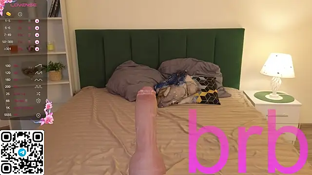 Bonnie White online show from October 26, 2025, 10:15 am