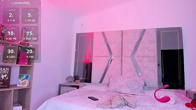 CleeoAdams  online show from September 12, 2025, 4:12 am