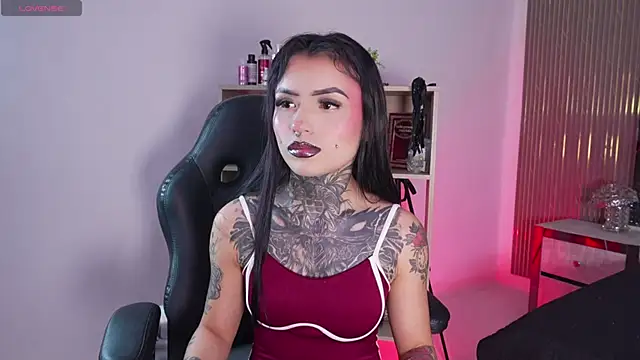 Snapshot of CleeoAdams_ chatting on March 4, 2026, 5:26 am CleeoAdams online show from March 4, 2026, 5:26 am