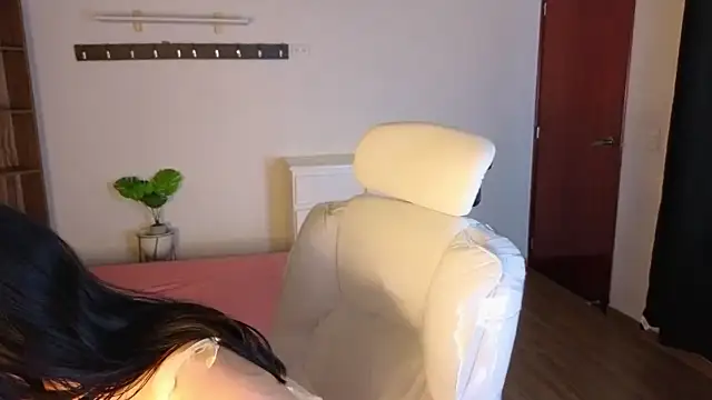 Renaxi Smith online show from March 14, 2026, 7:53 pm