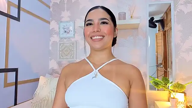 Snapshot of CharlotteGraay chatting on December 3, 2025, 7:35 pm CharlotteGraay online show from December 3, 2025, 7:35 pm