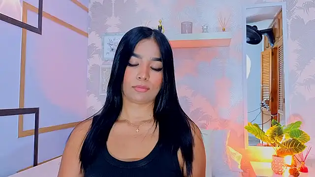 Snapshot of CharlotteGraay chatting on January 7, 2026, 8:03 pm CharlotteGraay online show from January 7, 2026, 8:03 pm