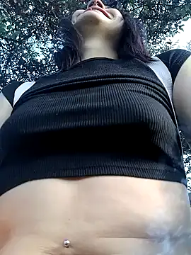 Snapshot of NaomiHoney23 chatting on January 21, 2025, 9:57 pm NaomiHoney23 online show from January 21, 2025, 9:57 pm