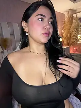 Snapshot of Sara__collins__ chatting on December 17, 2025, 12:10 pm Sara collins online show from December 17, 2025, 12:10 pm