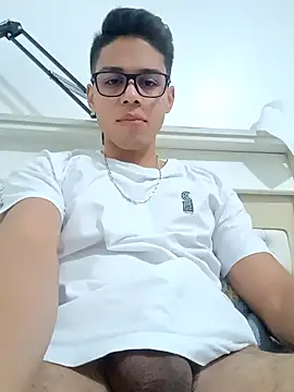 Snapshot of HornyTiger744 chatting on December 19, 2025, 10:01 pm HornyTiger744 online show from December 19, 2025, 10:01 pm