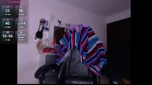 leslycarsson online show from November 30, 2025, 9:15 pm