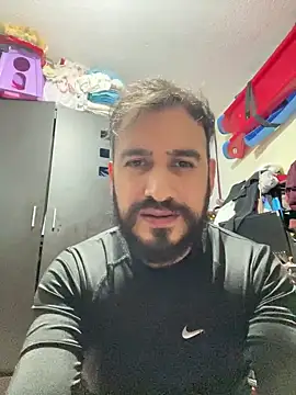 Snapshot of leonardohot1987 chatting on January 17, 2025, 5:42 am leonardohot1987 online show from January 17, 2025, 5:42 am