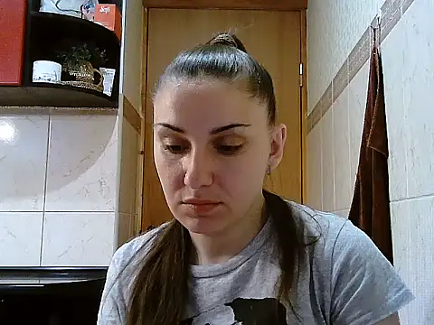 Snapshot of Yuliia30 chatting on June 14, 2026, 2:40 pm Yuliia30 online show from June 14, 2026, 2:40 pm