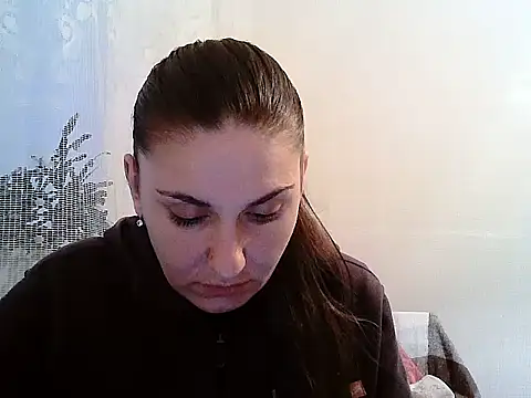 Snapshot of Yuliia30 chatting on December 20, 2025, 1:36 pm Yuliia30 online show from December 20, 2025, 1:36 pm