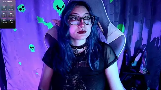 Kimlennox  online show from December 16, 2025, 2:21 pm