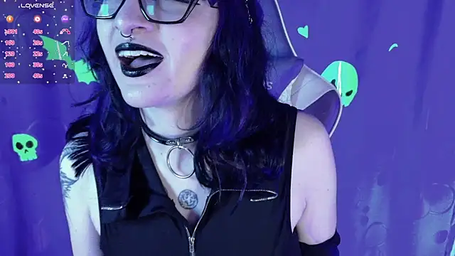 Kimlennox  online show from April 15, 2026, 12:21 pm