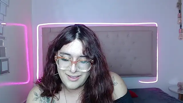 Snapshot of kathepickmanx chatting on October 15, 2025, 3:49 am kathepickmanx online show from October 15, 2025, 3:49 am