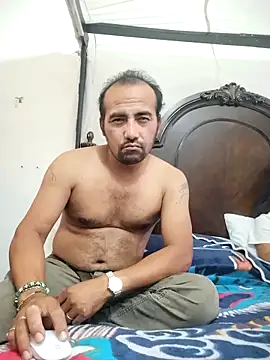 Snapshot of Goloso2423 chatting on December 3, 2025, 8:25 am Goloso2423 online show from December 3, 2025, 8:25 am