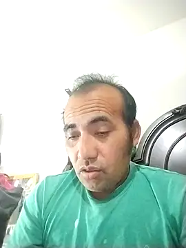 Snapshot of Goloso2423 chatting on December 14, 2025, 9:31 pm Goloso2423 online show from December 14, 2025, 9:31 pm