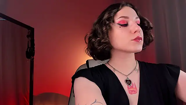 Snapshot of Eva_Moss_ chatting on March 18, 2025, 7:01 am Eva Moss online show from March 18, 2025, 7:01 am