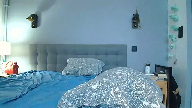 KattyFR online show from October 27, 2025, 7:53 am