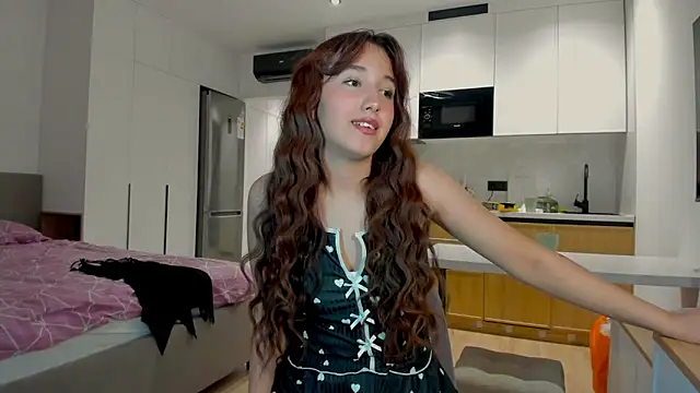 anna elfi online show from September 13, 2025, 8:20 pm