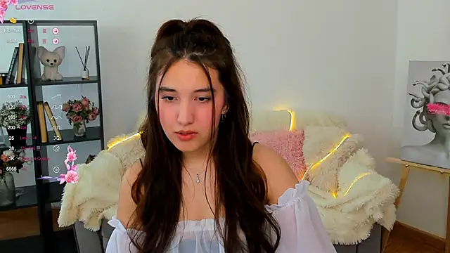 anna elfi online show from March 8, 2025, 6:43 am