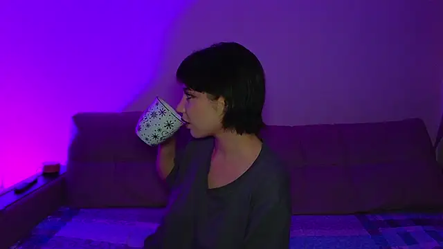 CassJonn online show from October 15, 2025, 7:33 pm