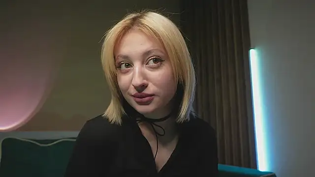 Snapshot of milasmiu chatting on February 13, 2025, 3:03 pm milasmiu online show from February 13, 2025, 3:03 pm