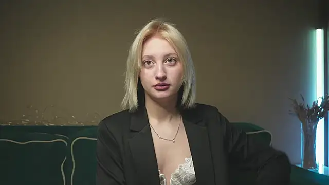 Snapshot of milasmiu chatting on March 2, 2025, 5:09 pm milasmiu online show from March 2, 2025, 5:09 pm