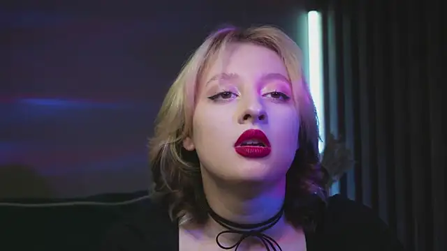 Snapshot of milasmiu chatting on February 17, 2025, 6:17 pm milasmiu online show from February 17, 2025, 6:17 pm