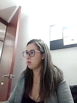 Snapshot of CHARLOTTE_1711 chatting on January 20, 2025, 11:21 pm CHARLOTTE 1711 online show from January 20, 2025, 11:21 pm