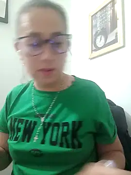 Snapshot of CHARLOTTE_1711 chatting on January 27, 2025, 3:37 am CHARLOTTE 1711 online show from January 27, 2025, 3:37 am