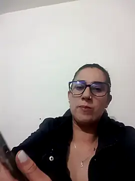 Snapshot of CHARLOTTE_1711 chatting on February 12, 2025, 2:45 am CHARLOTTE 1711 online show from February 12, 2025, 2:45 am