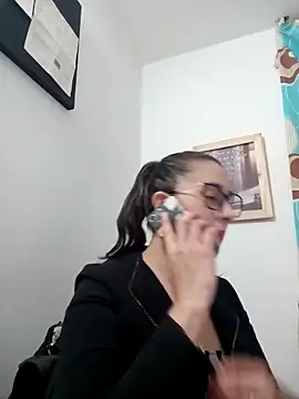 Snapshot of CHARLOTTE_1711 chatting on February 25, 2025, 2:36 am CHARLOTTE 1711 online show from February 25, 2025, 2:36 am