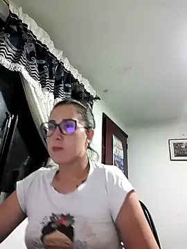 Snapshot of CHARLOTTE_1711 chatting on September 11, 2025, 5:07 am CHARLOTTE 1711 online show from September 11, 2025, 5:07 am