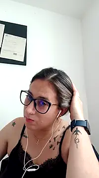 Snapshot of CHARLOTTE_1711 chatting on February 10, 2025, 9:47 pm CHARLOTTE 1711 online show from February 10, 2025, 9:47 pm