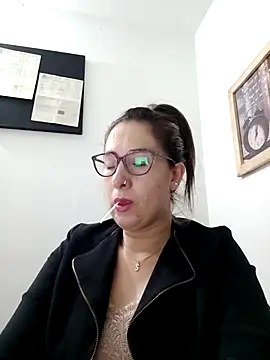 Snapshot of CHARLOTTE_1711 chatting on March 3, 2025, 11:35 pm CHARLOTTE 1711 online show from March 3, 2025, 11:35 pm