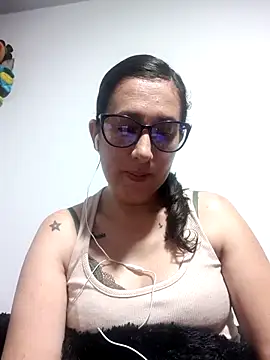 Snapshot of CHARLOTTE_1711 chatting on November 11, 2025, 3:45 am CHARLOTTE 1711 online show from November 11, 2025, 3:45 am