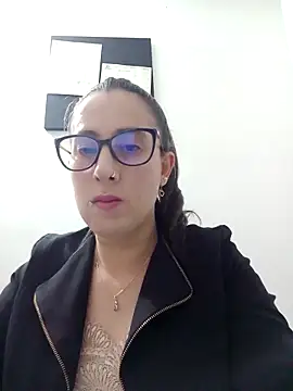 Snapshot of CHARLOTTE_1711 chatting on February 19, 2025, 12:25 am CHARLOTTE 1711 online show from February 19, 2025, 12:25 am