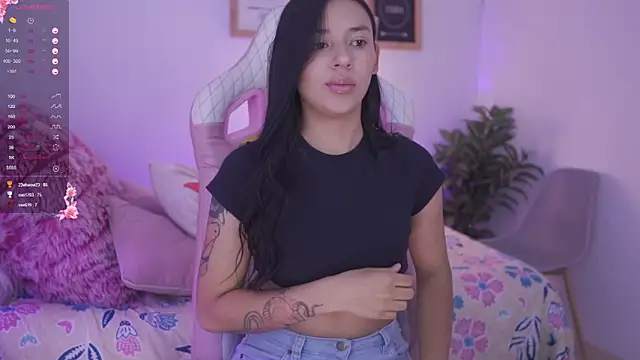 Snapshot of Hade_collinss chatting on January 16, 2025, 8:36 pm Hade collinss online show from January 16, 2025, 8:36 pm